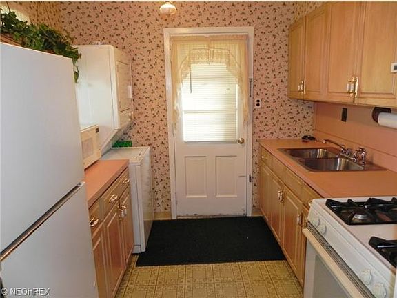5th image of 327 E 235th St #90