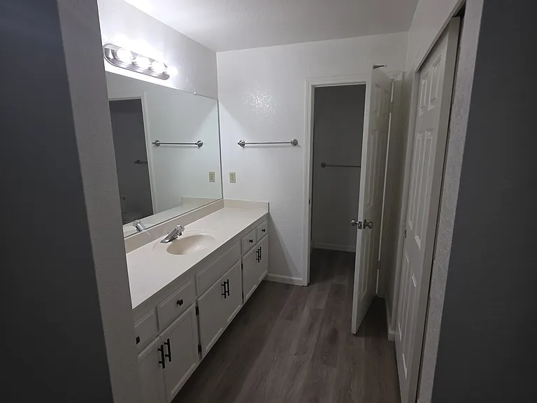 1943 Glen Ridge Dr — Photo 14
