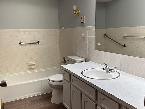 hall bathroom no shower