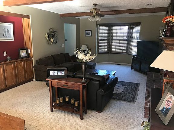 3rd image of 1726 Pond Shore Dr