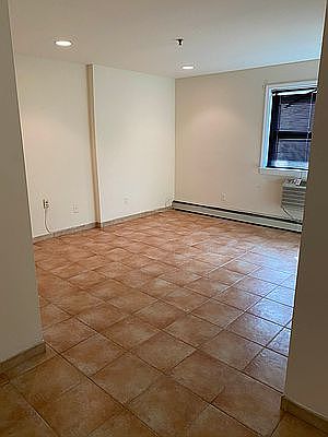 2nd image of 2648 29th St APT 1A