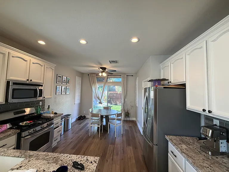 1035 Fremantle Way — Photo 7