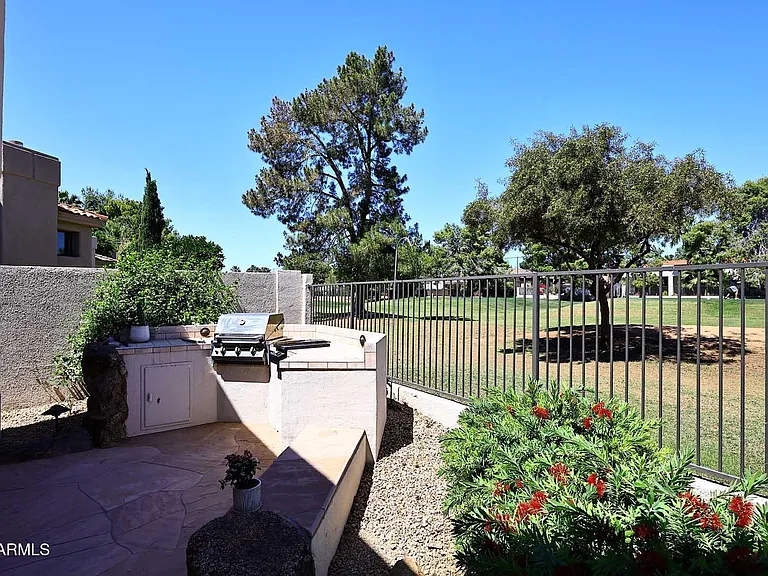 8334 E Jenan Dr — Photo 41