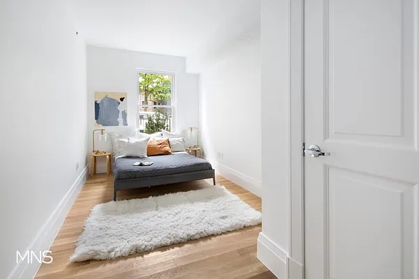 Sold by MNS | media 25