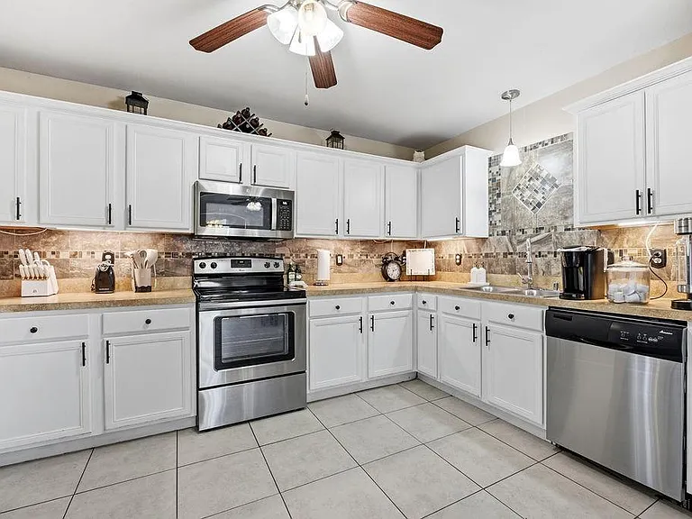 2702 Maci Ct — Photo 9