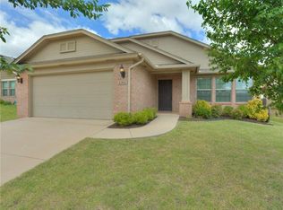 2901 Fawn Lily Rd, Oklahoma City, OK 73128