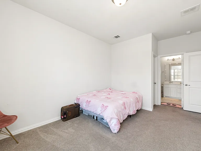 7108 Royal View Dr — Photo 9