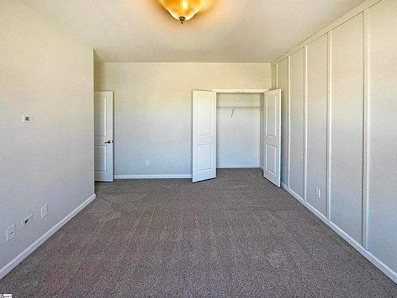 5th image of 228 Kelsey Glen Ln