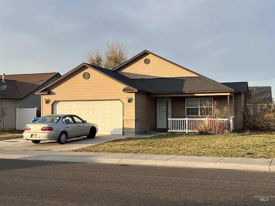 1st image of 990 Arrow Wood Ct