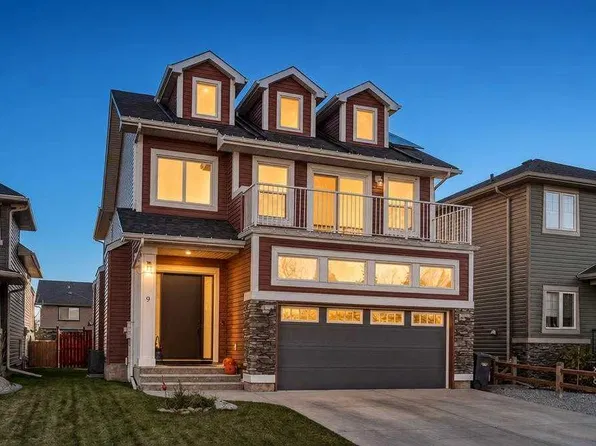 9 W Westridge Way, Okotoks, AB T1S 0K1
