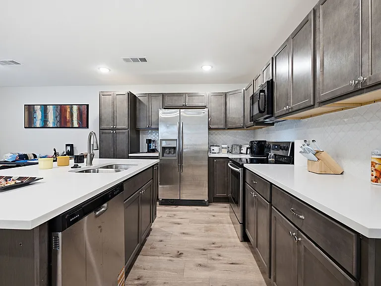 2204 Ash Crescent St #2204 — Photo 8