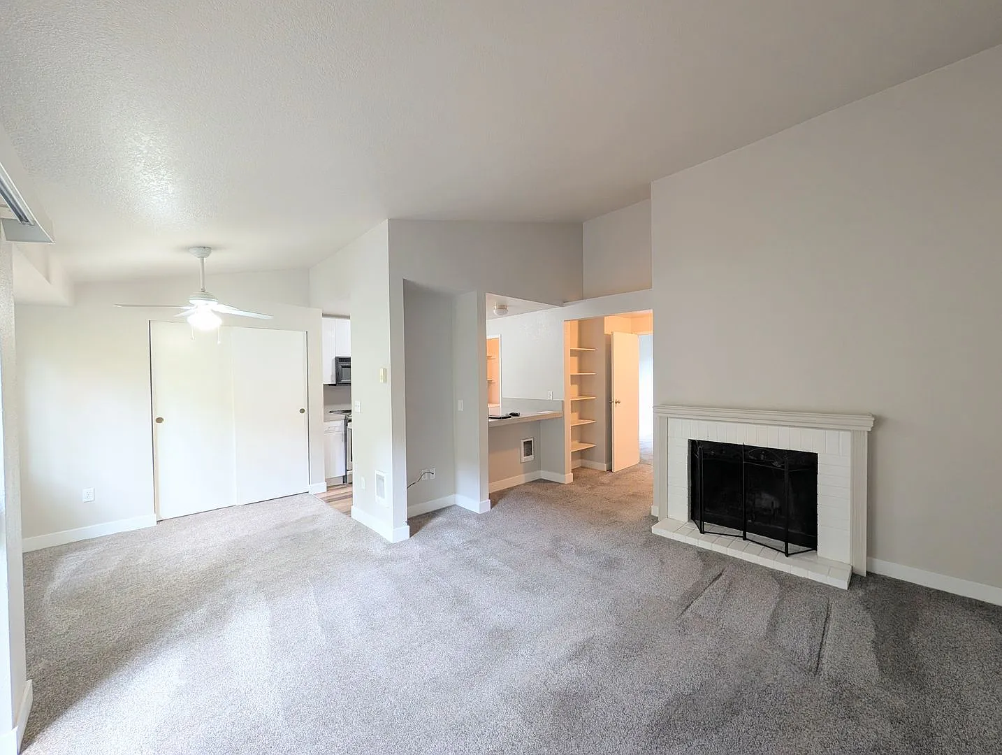 1Bd/1Ba Mill Creek Condo — Photo 3