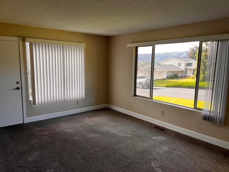 366 W Reservoir Dr #A — Photo 4