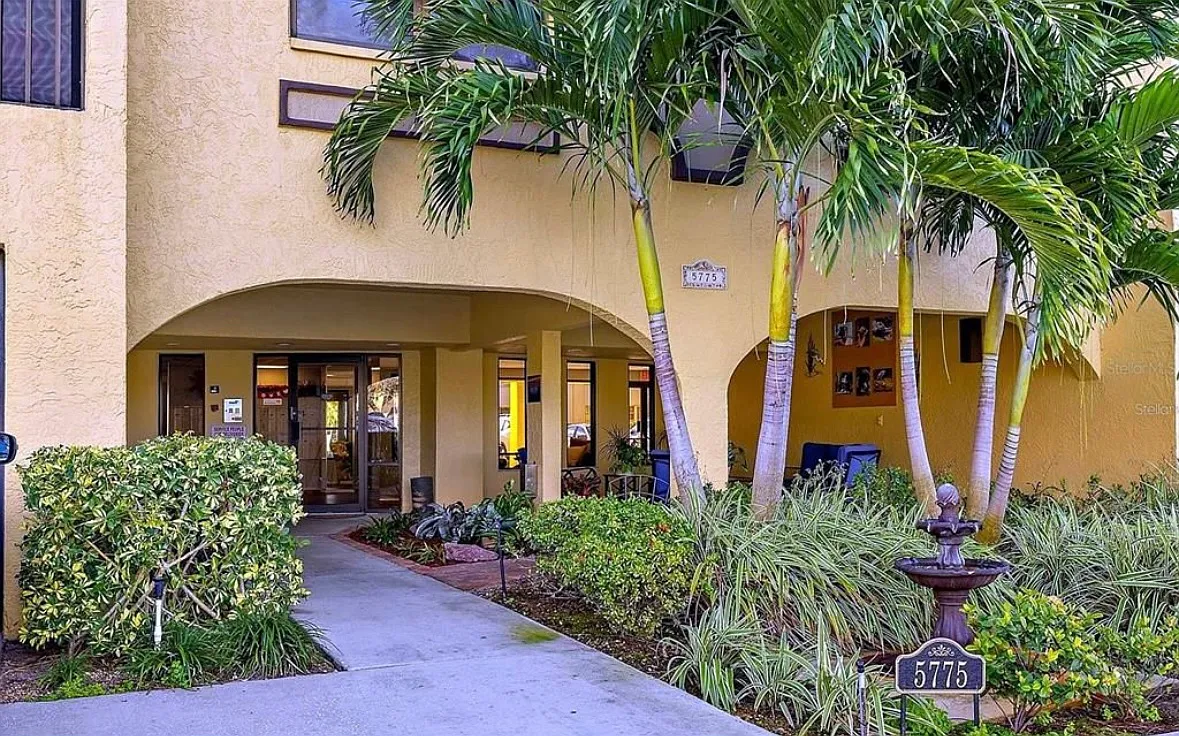 2 bed, 1000 sqft, $2,600 — Photo 4