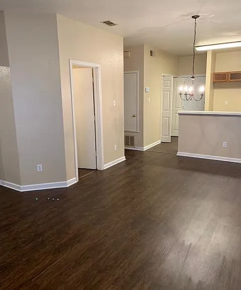 3003 Whisper Oaks Ln #B — Photo 3