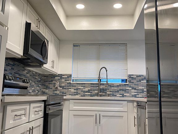 2nd image of 5000 S Centinela Ave APT 201