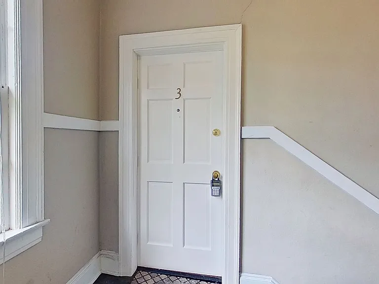 Post St 2908 — Photo 3