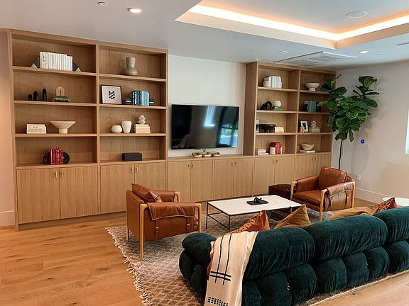 4th image of 832 S Mariposa Ave #4315077