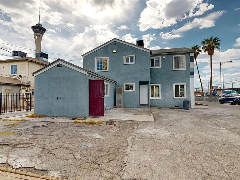 530 E Oakey Blvd #A — Photo 11
