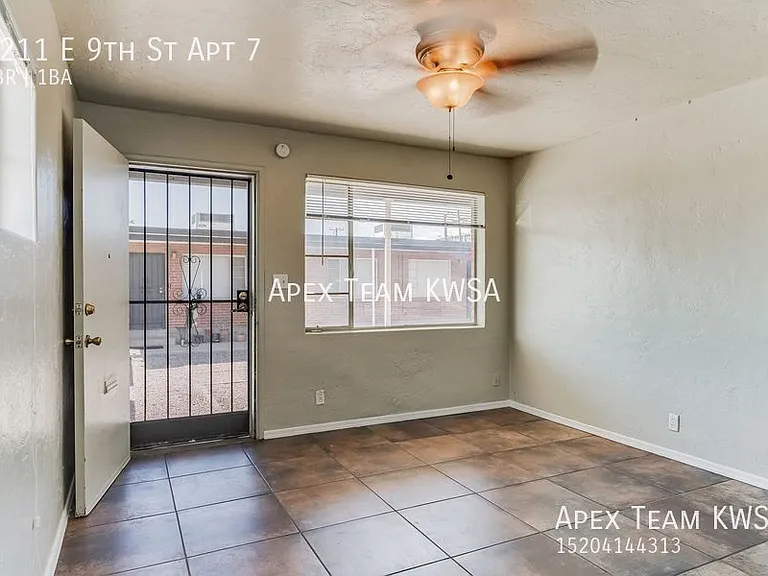 1211 E 9th St #7 — Photo 2