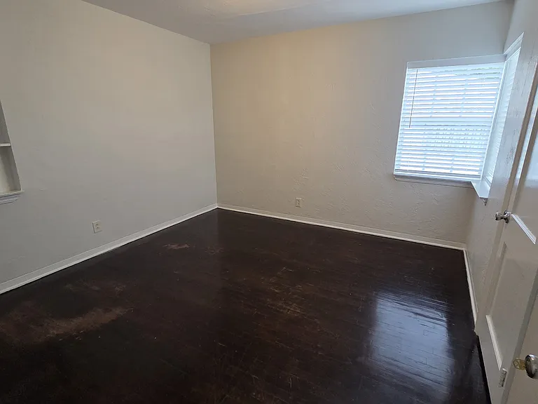311 SW 12th Ct — Photo 10