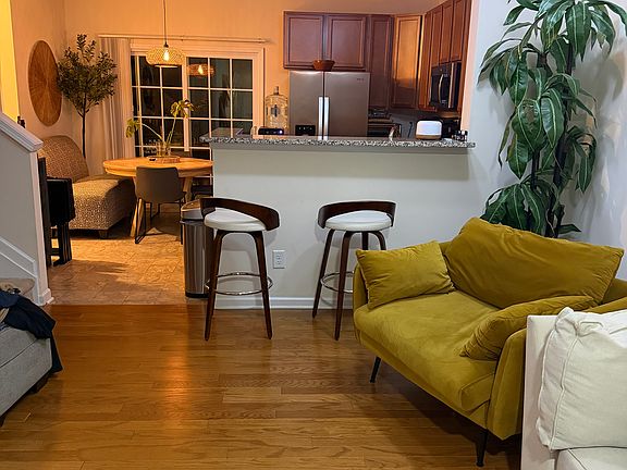 3rd image of 12217 Whiteside Dr