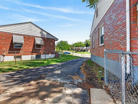5th image of 9233 Meadowbrook Ln