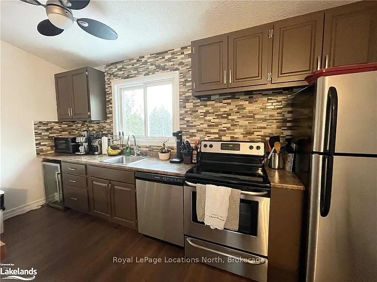15 Harbour St W #244 — Photo 11