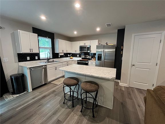 4th image of 131 Sarnesfield Way