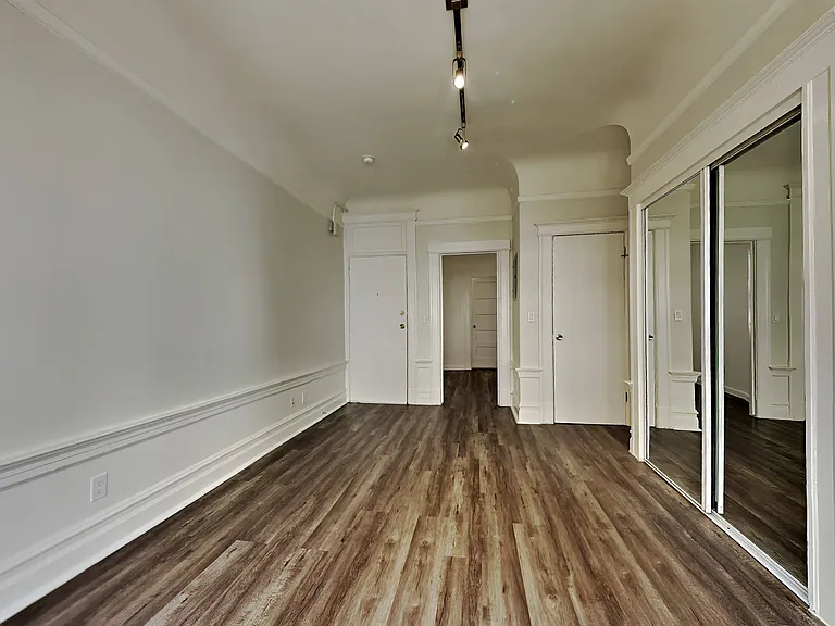 677 Ellis St — Photo 17