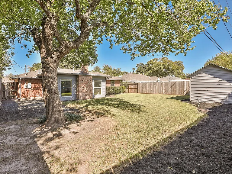 4613 Libbey Ln — Photo 24