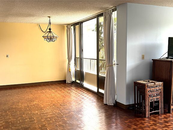 3rd image of 6710 Hawaii Kai Dr APT 304