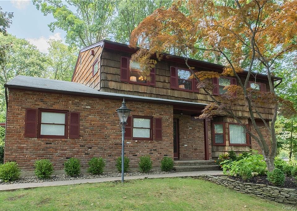 1st image of 40 Joan Dr