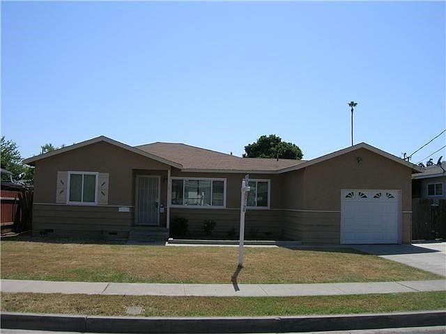 1st image of 703 Goldenrod St