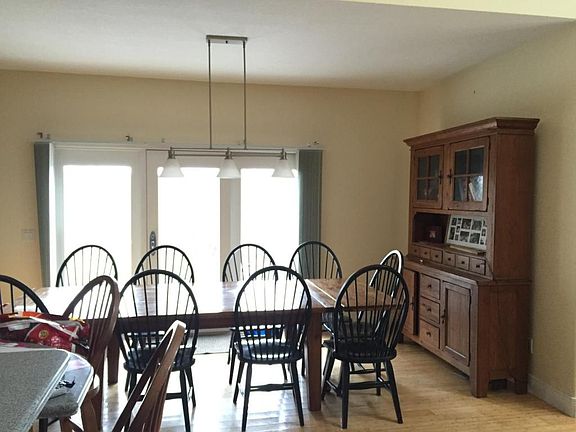 2nd image of 235 Magnolia Ln