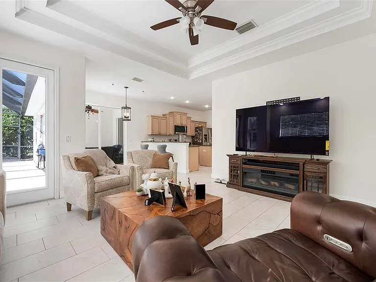 404 Golden Harbour Trl — Photo 19