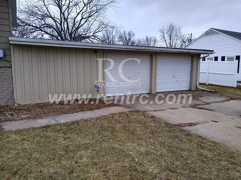 905 Sprague Rd — Photo 21