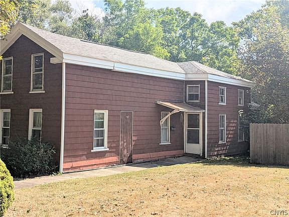 2nd image of 602 Cypress St