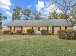 137 Fairway Dr, Daphne, AL 36526