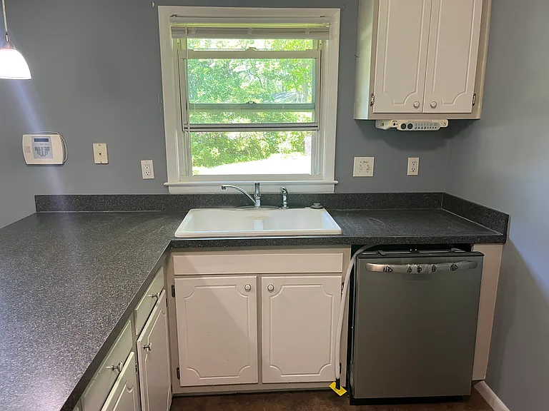 364 Cherryland St — Photo 4
