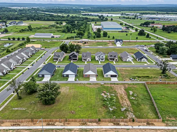 22 Ash Pl, Okolona, AR 71962