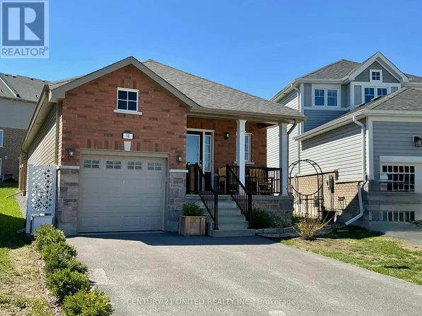 14 Summer Ln #5, Selwyn, ON K9L 0G4