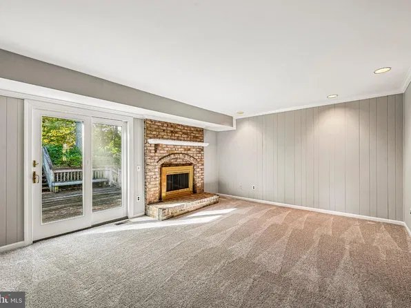 321 Prelude Dr, Silver Spring, MD 20901