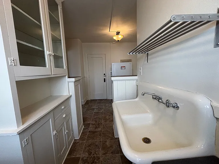 1168 Grand Ave — Photo 2