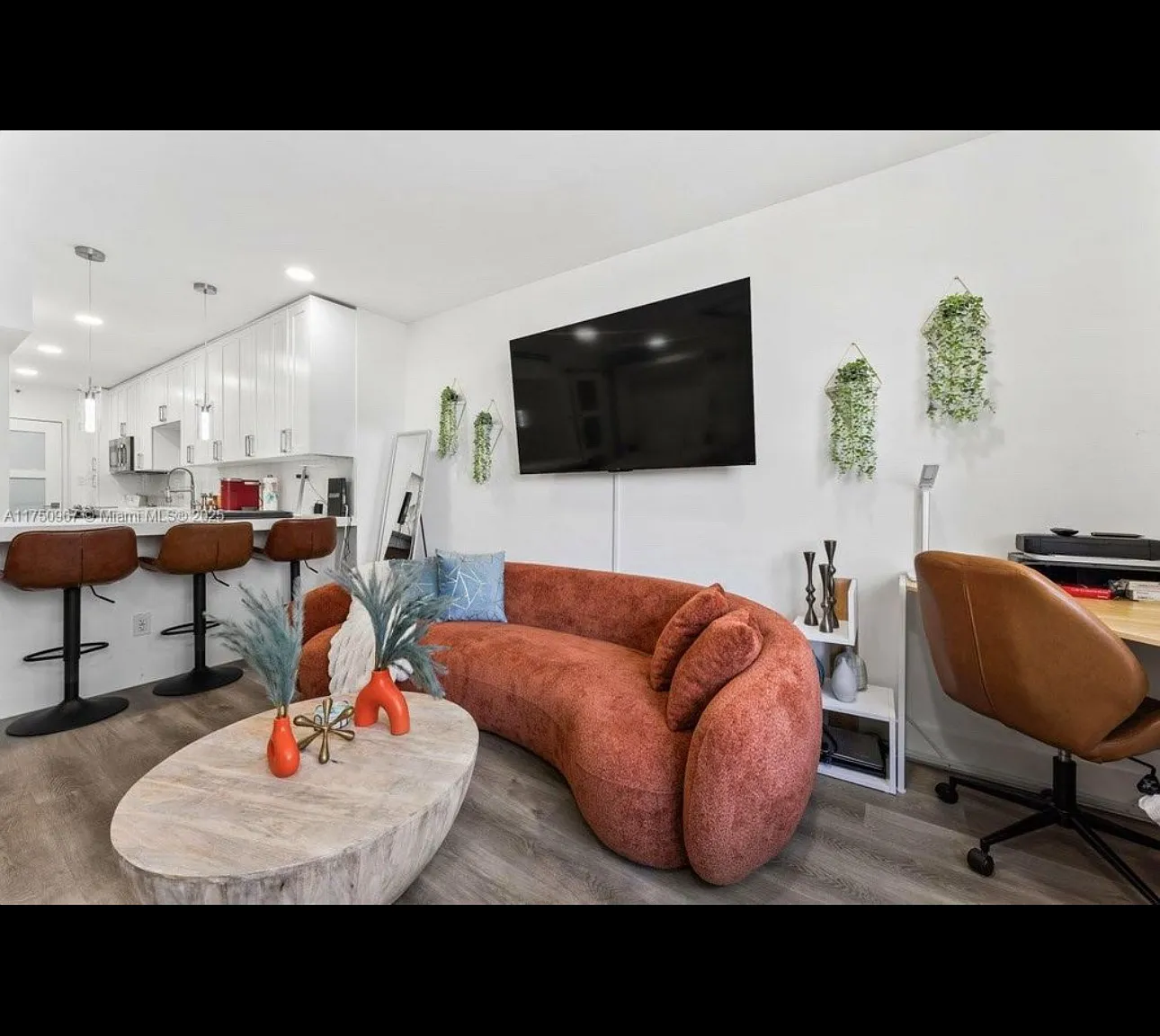 Studio, 550 sqft, $2,395 — Photo 1