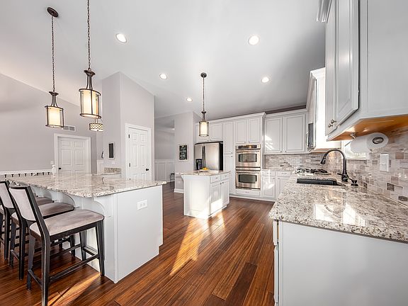 4th image of 1210 Betsy Ross Pl