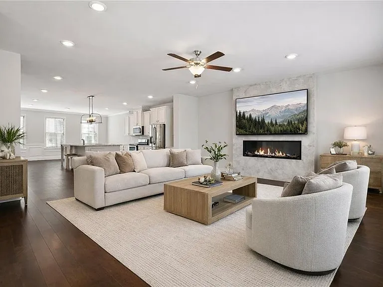 4240 Hickory Pine Aly — Photo 2