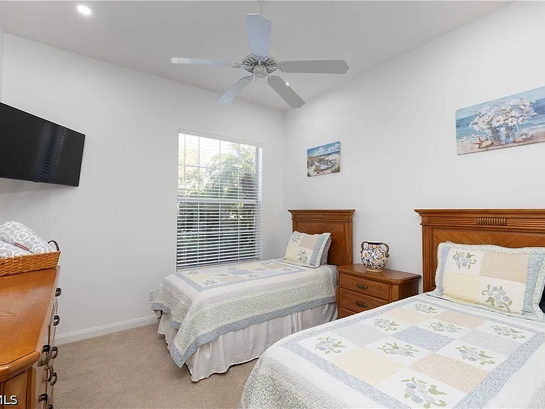 7983 Valentina Ct — Photo 18
