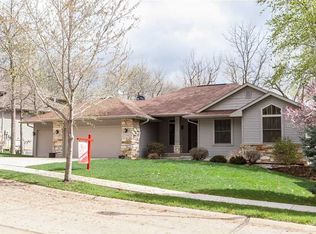 2710 Granite Ct NE, Cedar Rapids, IA 52402