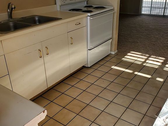 2nd image of 2065 Mesquite Ave Unit 1